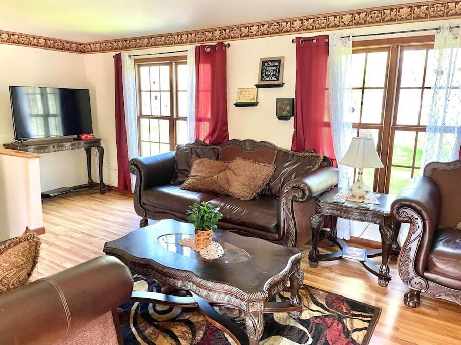 Cheerful Pocono Home Away From Home Albrightsville Eksteriør billede